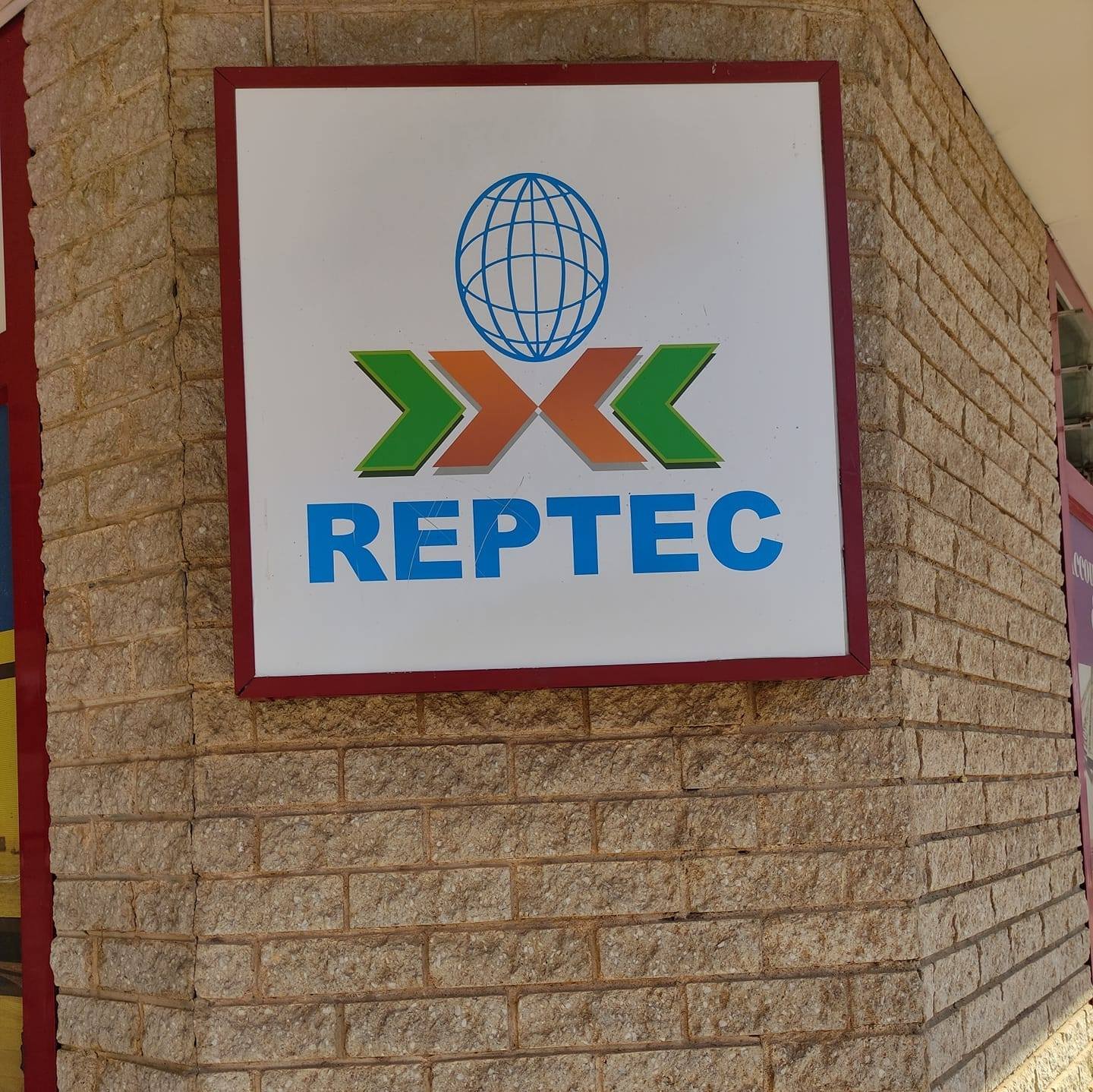 Realic College Building